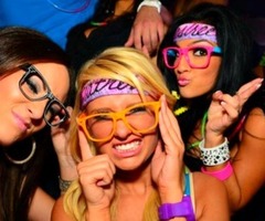 best-friends-bitch-celebrate-color-colorful-Favim_com-285351_thumb